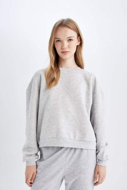 Базовый свитшот из плотной ткани обычного кроя с круглым вырезом