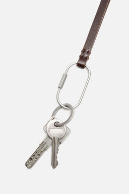 LEATHER PENDANT KEYRING - Zara фото 5
