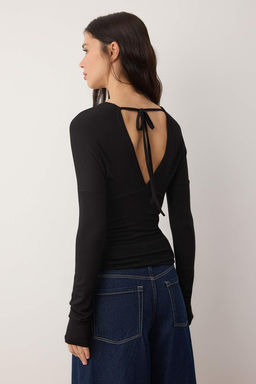 Siyah V Yaka Dokumlu Regular/Normal Kal?p S?rt Dekolteli Orme Bluz TWOAW26BZ00288 - Trendyolmilla фото 4