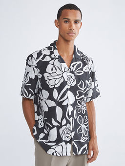 Regular Fit Resort Yaka K?sa Kollu Desenli Viskon Erkek G?mlek