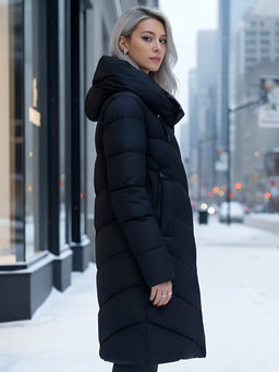 Пальто зимнее утепленное с капюшоном женское черного цвета 1318Ch