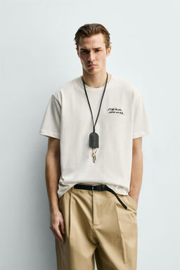 CAMISETA TEXTOS BORDADOS / Blanco