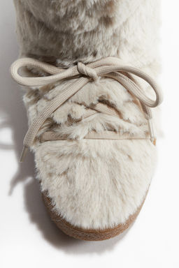 Botas con forro calido efecto pelo - H&m фото 5