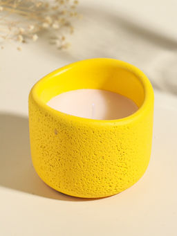 Свеча в вулканическом подсвечнике "Изгиб" жёлтая 8,3х8,5х7 см