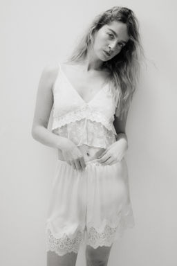 Pantal?n corto de pijama en sat?n con encaje - H&m фото 5
