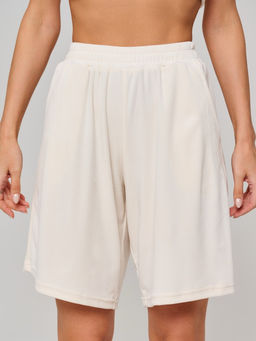 335 Костюм с шортами, велюр, молочный - Knitka wear фото 10