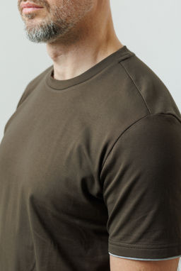 Спортивная футболка с короткими втачными рукавами