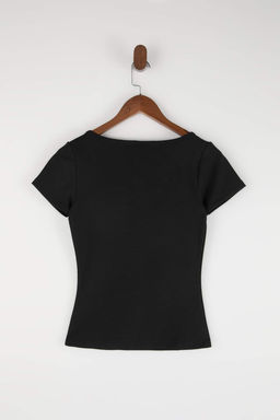 Wardrobe Essentials-Siyah Fitted/Vucuda Oturan Kay?k Yaka K?sa Kollu Orme T-Shirt TWOSS26TS00070