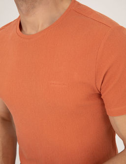 Kahverengi Slim Fit Dokulu Bisiklet Yaka Ti__rt