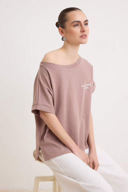 Ekru Slogan Oversize Kay?k Yaka Dusuk Kol K?sa 2 iplik penye Orme T-Shirt TWOSS26TS00150 - Trendyolmilla фото 6