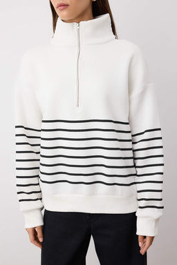 Ekru Cizgili Oversize/Genis Kal?p Fermuarl? Kal?n Ici Polarl? Orme Sweatshirt TWOAW26SW00044 - Trendyolmilla фото 3