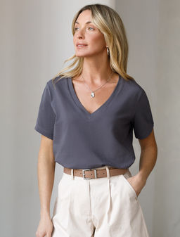 D49.096 Футболка женская т.серый