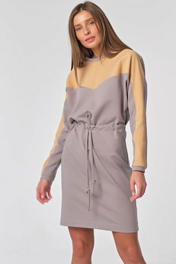 Платье короткое с кулиской на талии из футера пепельное - Fly фото 3