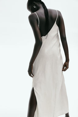 Vestido de lino con tirantes espagueti