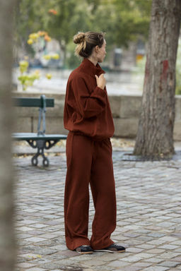 SOFT STRAIGHT-LEG TROUSERS
