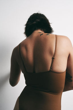 SHAPING BODYSUIT IN A POLYAMIDE BLEND - Zara фото 3