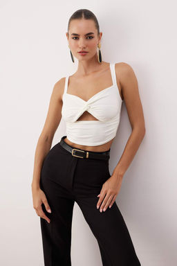 Trendyolmilla Beyaz Crop Pencere/Cut Out Detayl? Orme Bluz TPRSS24BZ00029 фото 17