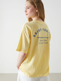 Bisiklet Yaka Bask?l? Oversize Kad?n Ti??rt