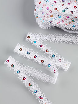 Тесьма гипюровая белая с пайетками 1.5 см, в упаковке 25 метров