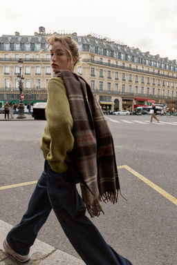CHECK SCARF WITH FRINGE