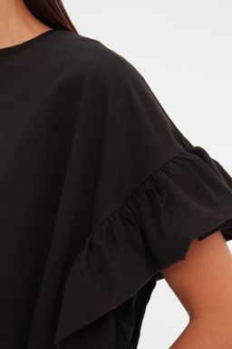 Siyah %100 Pamuk F?rf?r Detayl? Basic Bisiklet Yaka Orme T-Shirt TWOSS22TS2429