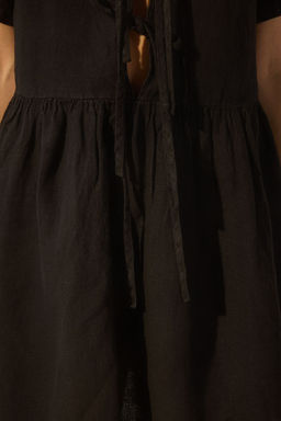 Trendyolmilla Siyah %100 Keten Baglama Detayl? Mini Elbise TWOSS25EL00605 фото 3