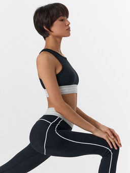 Легинсы спортивные женские черные