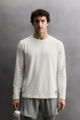 CAMISETA T?CNICA B?SICA MANGA LARGA / Hielo - Zara фото 2