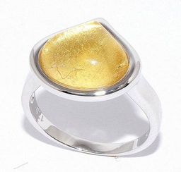 Кольцо с сусальным золотом и ювелирной смолой