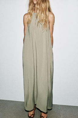 FLOWING VOLUMINOUS MIDI DRESS