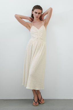 Vestido efecto arrugado con tirantes finos - H&m фото 3