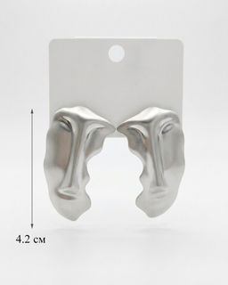 Стильные серьги