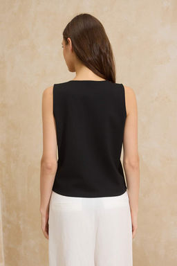 Siyah Fitted/Vucuda Oturan Dugmeli Kolsuz Aksesuar Detayl? Scuba Krep Orme Bluz TWOSS26BZ00015