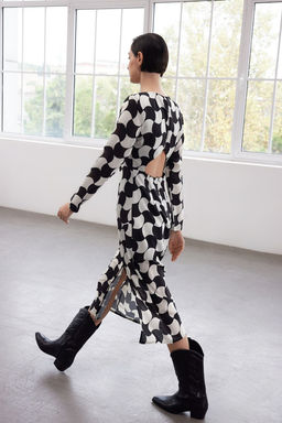 Limited Edition Siyah Geometrik Desenli Duz Kesim Midi Dokuma Elbise TWOAW25EL00290 - Trendyolmilla фото 3