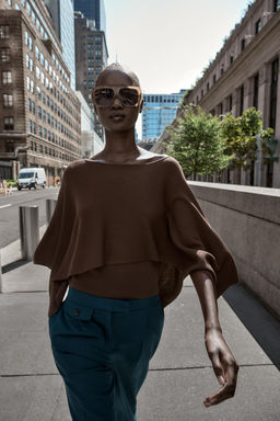 WIDE-LEG TROUSERS WITH DARTS