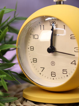 Часы-будильник Clock UFO, yellow (12х10,1 см)