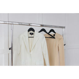 Плечики - вешалки для одежды LaDо́m Soft-Touch, 44.5×1.2×23 см, 3 шт., деревянные, с перекладиной, чёрные