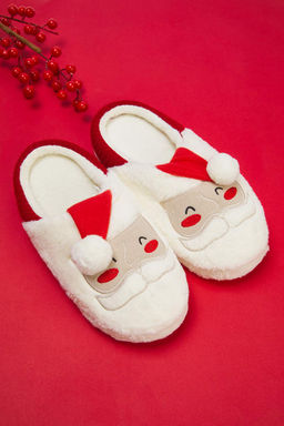 Y?lbas? Temal? Ponpon Sapka Detayl? Kad?n Ev Terligi TAKAW26ER00011