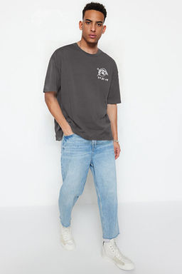 Antrasit Oversize/Geni_ Kesim Uzak Do_u Bask_l_ %100 Pamuklu T-Shirt TMNSS23TS00170 - Trendyolmilla фото 2