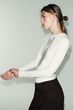 LONG SLEEVE RIBBED T-SHIRT