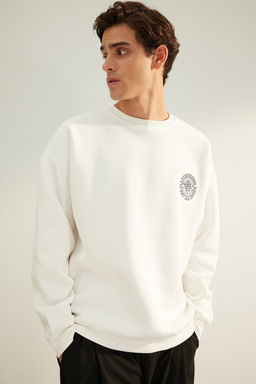 Ekru Oversize/Genis Kesim Cicek Nak?sl? Ici Polar/S?cak Tutan Sweatshirt TMNAW24SW00012