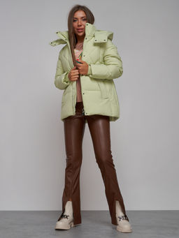 Зимняя женская куртка модная с капюшоном салатового цвета 52302Sl