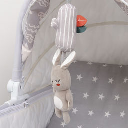Подвеска - погремушка на кроватку/коляску Крошка Я «Зайка Бонни», с пищалкой, от 3 мес.