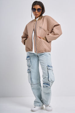 Бомбер укороченный из курточной стеганной ткани бежевый - Fly фото 8