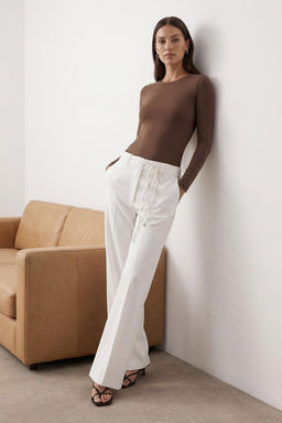 Beyaz Bagc?k Detayl? Dusuk Bel Wide Leg/Genis Paca Pantolon TWOAW26PL00008 - Trendyolmilla фото 12