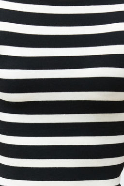 Trendyolmilla Siyah Bisiklet Yaka Ay Kol Fitted/Vucuda Oturan Crop Orme Bluz TWOSS24BZ00446  фото 36