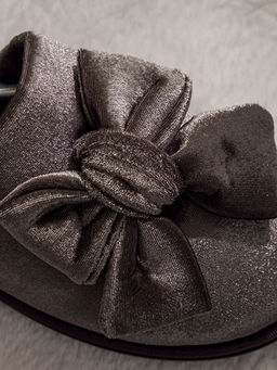 Fiyonk Fig?rl? Kad?n Pel?? Ev Terli?i