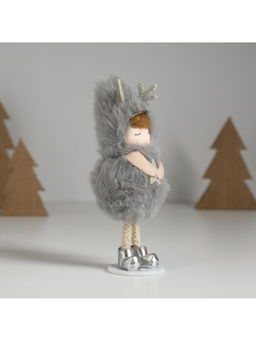 Интерьерная кукла текстильная Малышка в серой мохнатой шубке в шапке с рожками, 5.6?6?14 см - Simaland фото 4