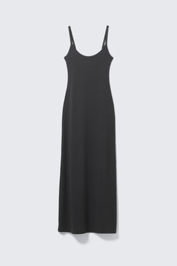 Maxivestido con tirantes finos