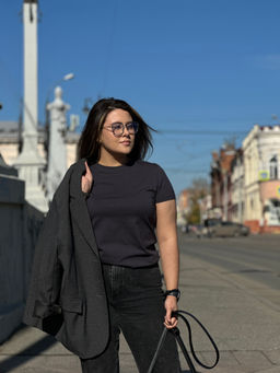 Футболка женская классика Caribou (т. серый)